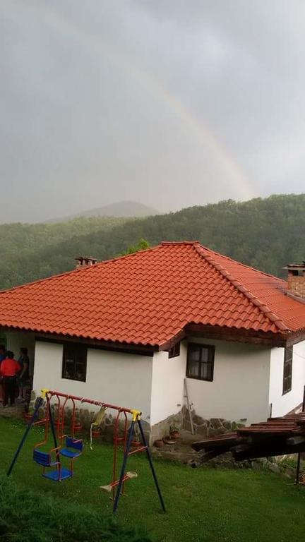 Къща За Гости Ножери Trjawna Exterior foto