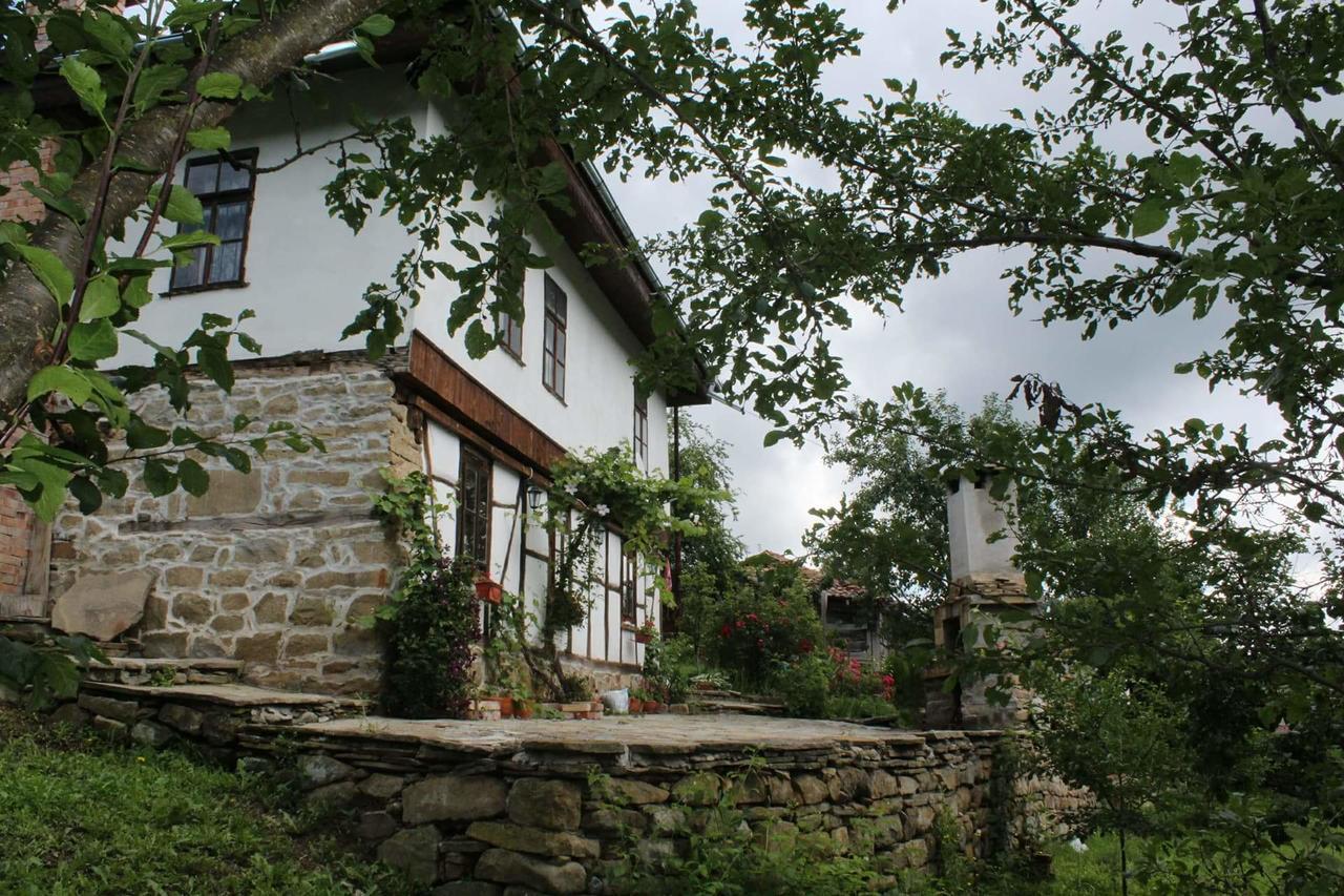 Къща За Гости Ножери Trjawna Exterior foto
