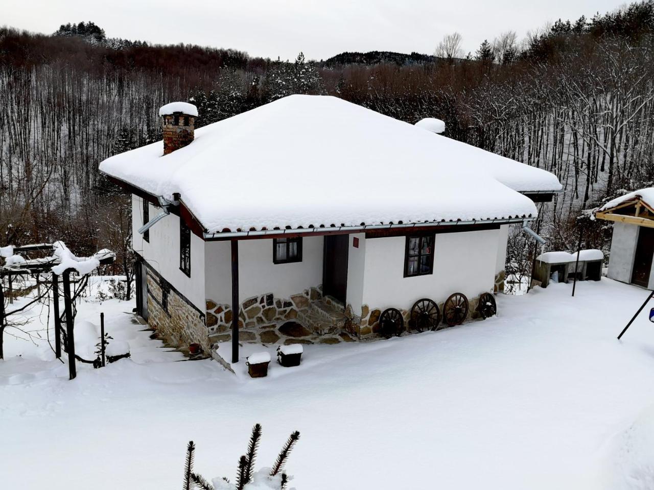Къща За Гости Ножери Trjawna Exterior foto