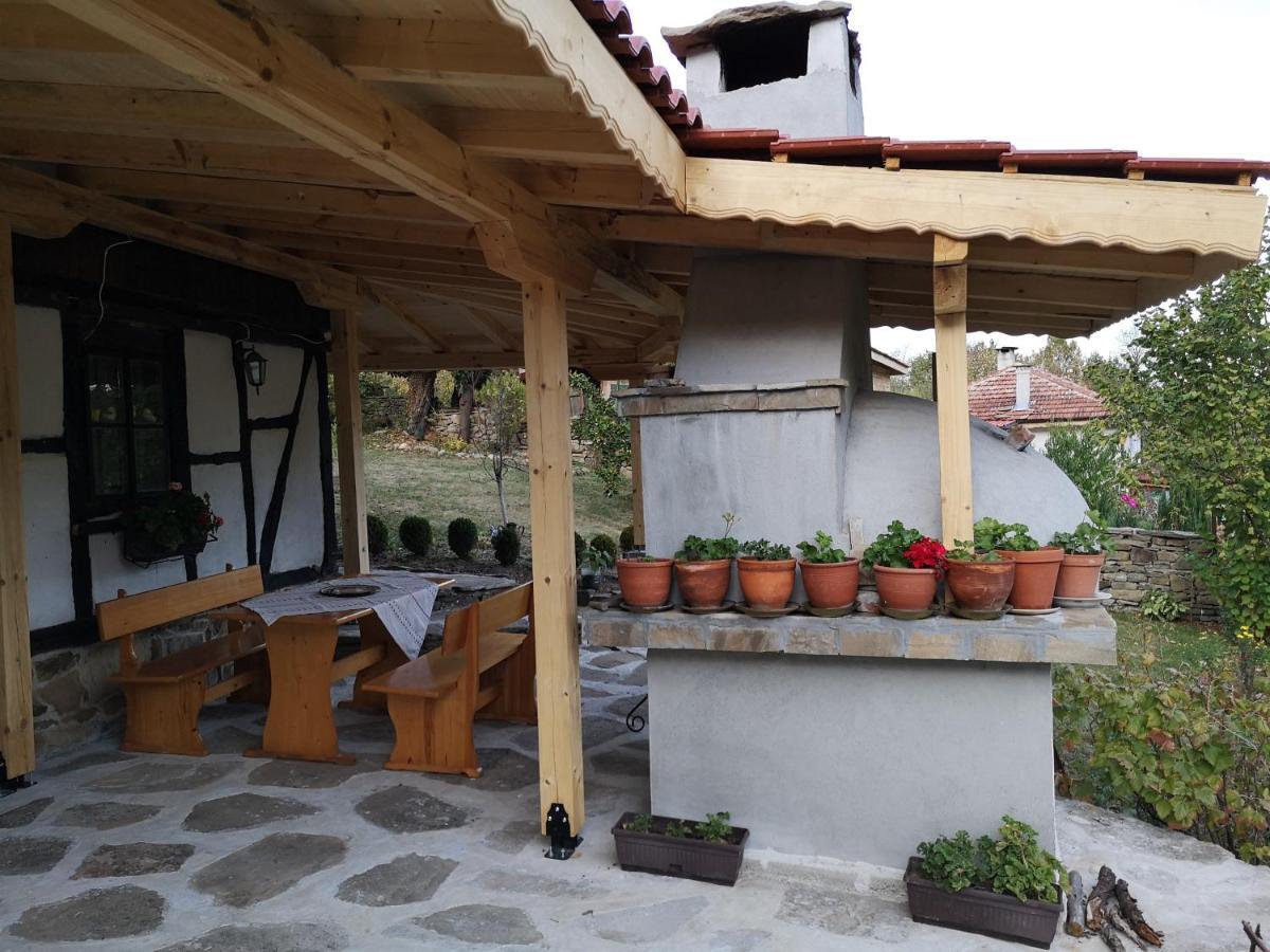 Къща За Гости Ножери Trjawna Exterior foto